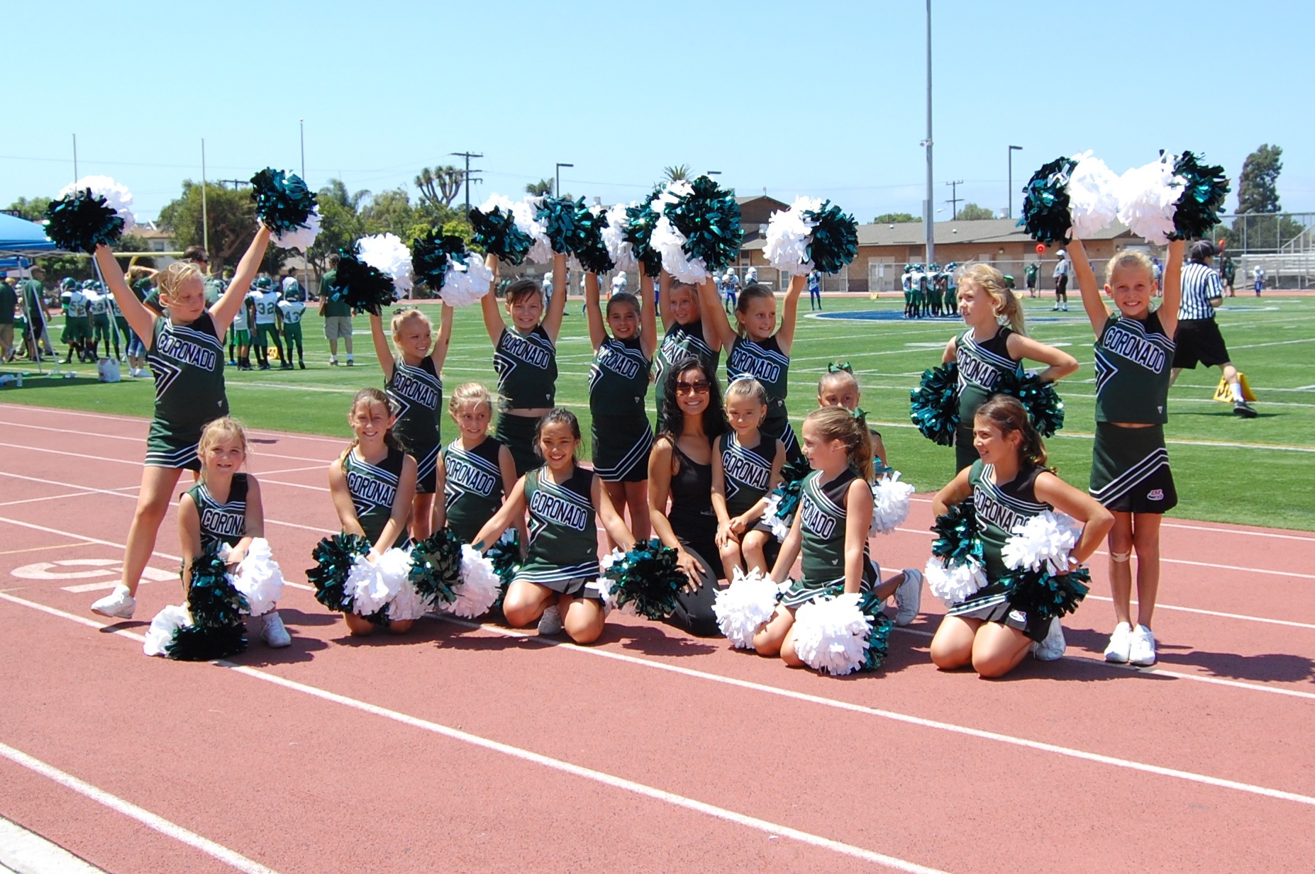 Science Cheerleader Taylor leads citizen science project with Pop Warner cheerleaders in San Diego.