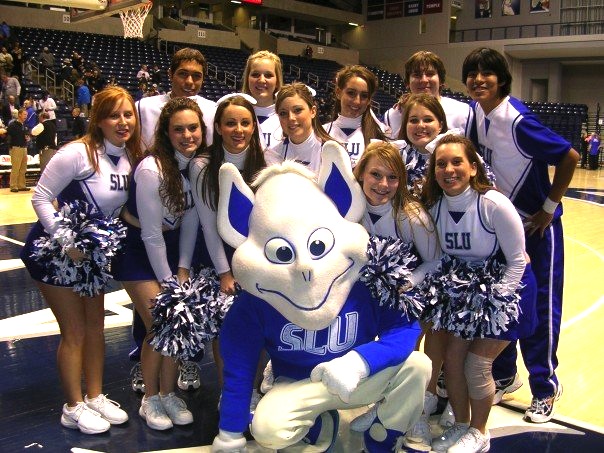 Stephanie: Military aerospace engineer and former college cheerleader, working on dual MSE + MBA degrees!