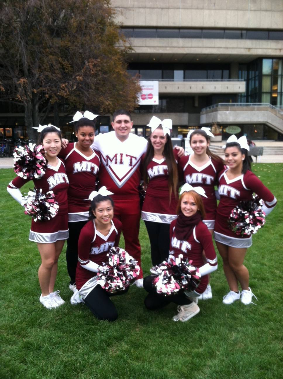 Meet the MIT Cheerleaders: Science Cheerleaders by Definition!